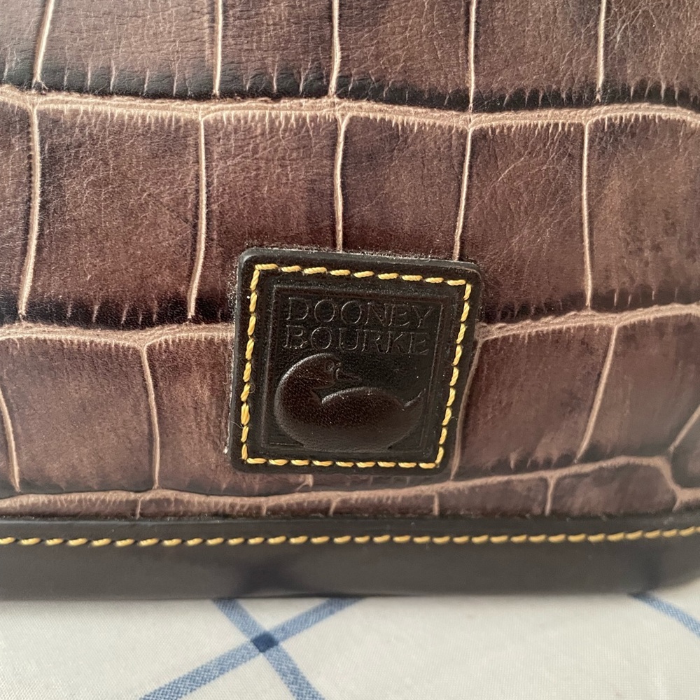 Dooney Bourke Brown Crocodile-Embossed Leather Makeup Toilerty Bag - Picture 3 of 9